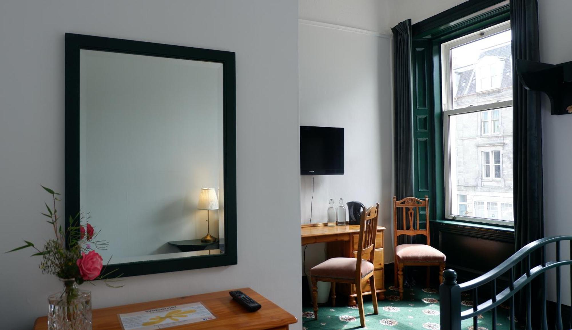 4 Friends House Hotel Edinburgh Bagian luar foto
