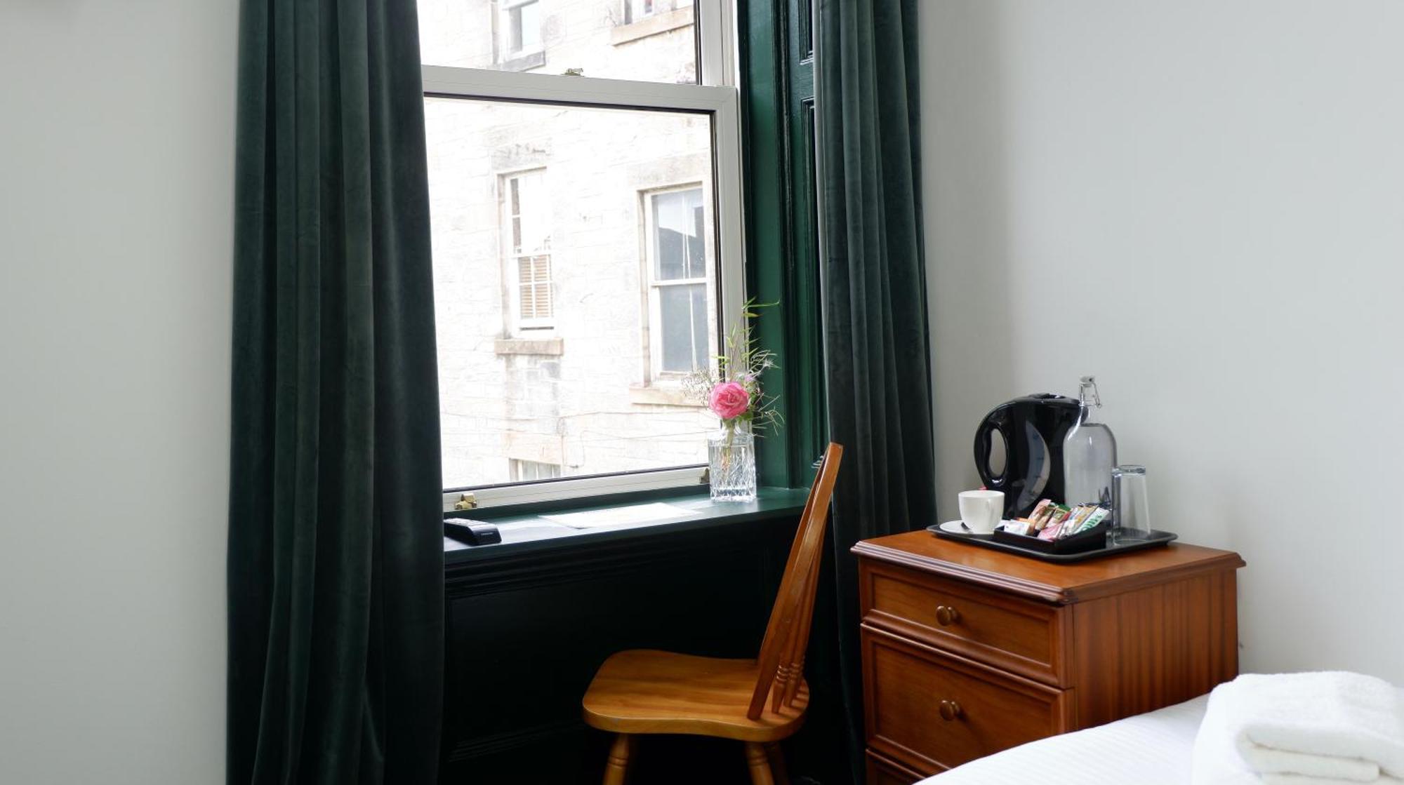 4 Friends House Hotel Edinburgh Bagian luar foto