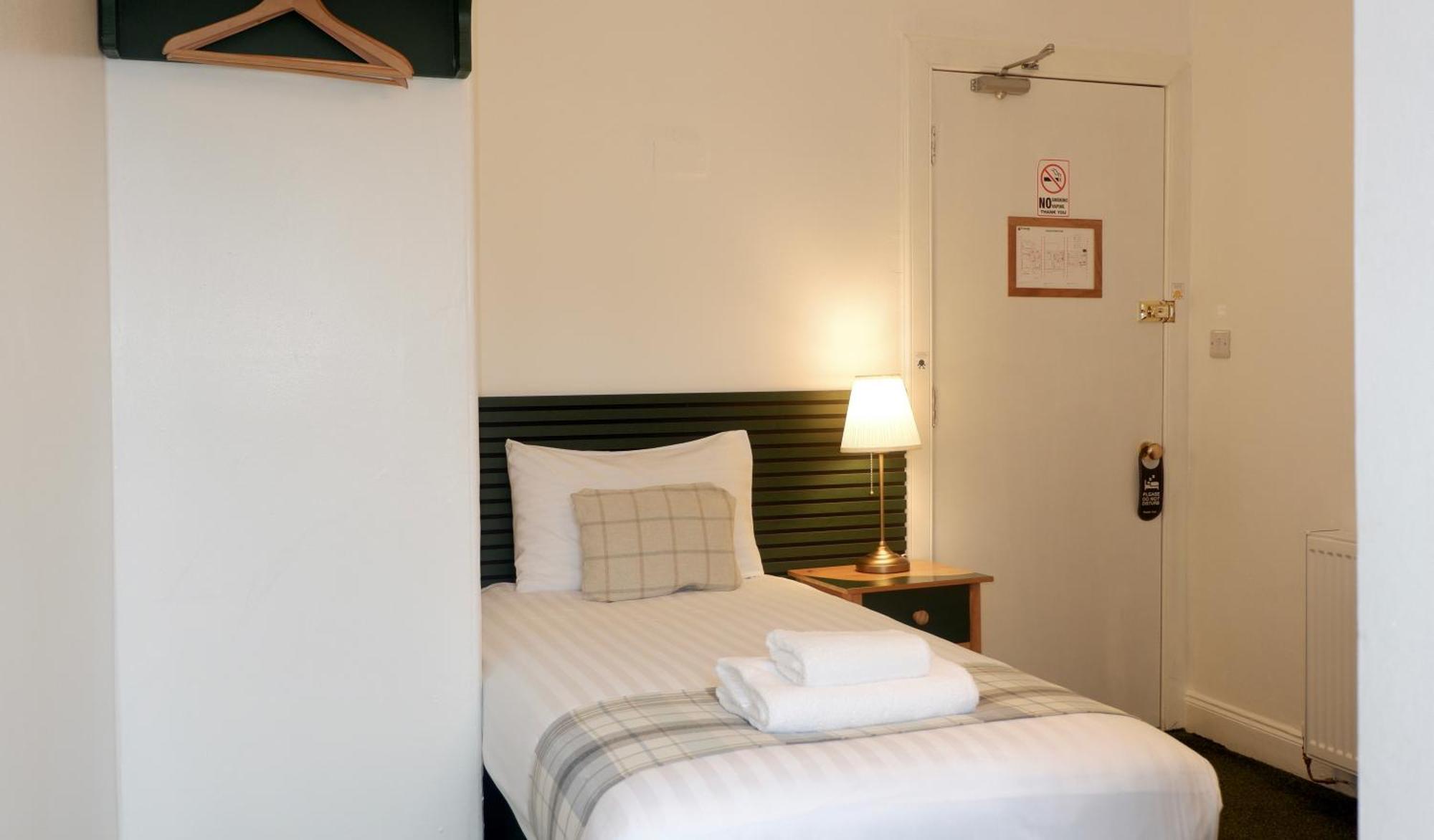 4 Friends House Hotel Edinburgh Ruang foto